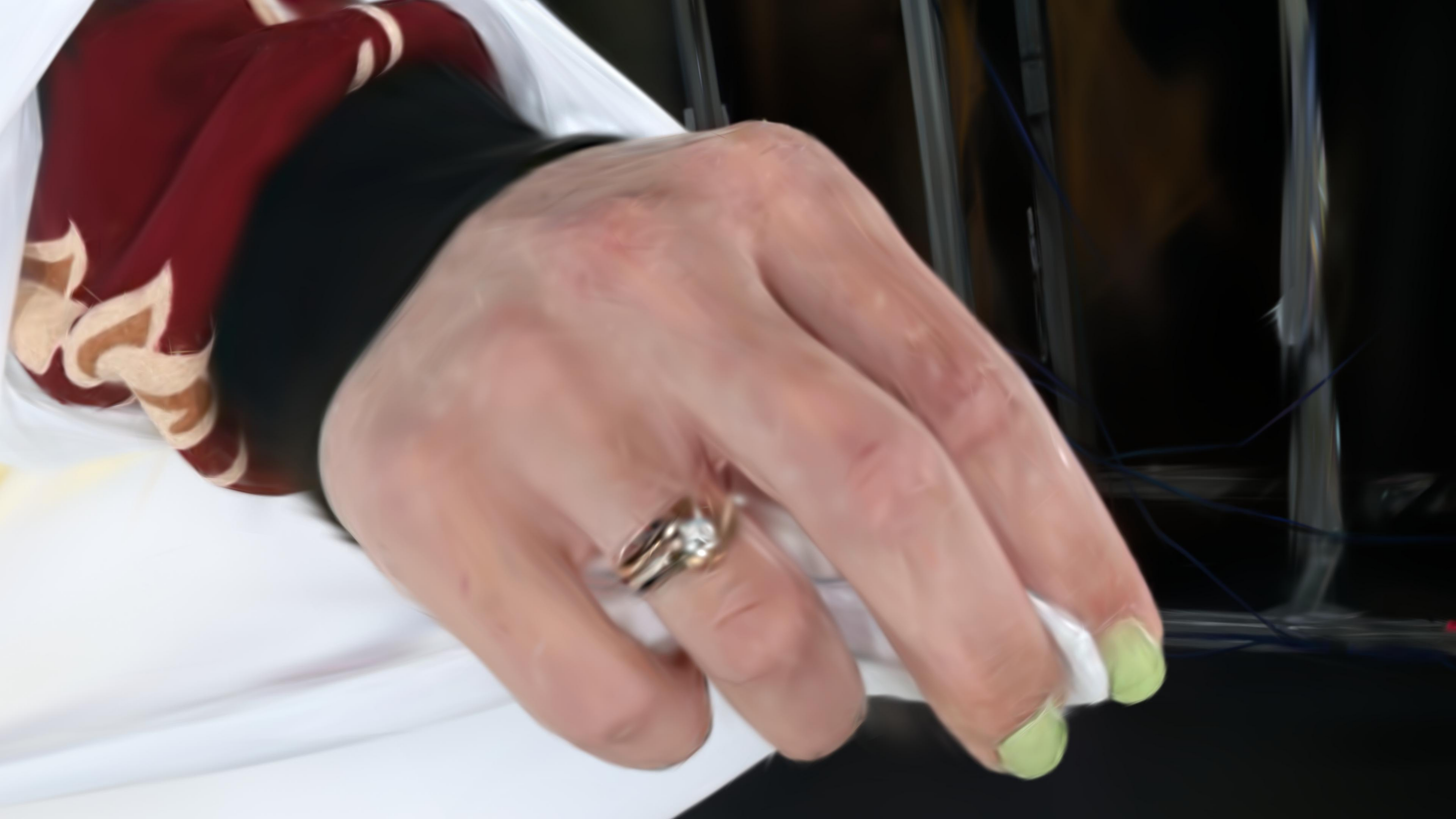 Image 3: Dress 1 Hand Ring